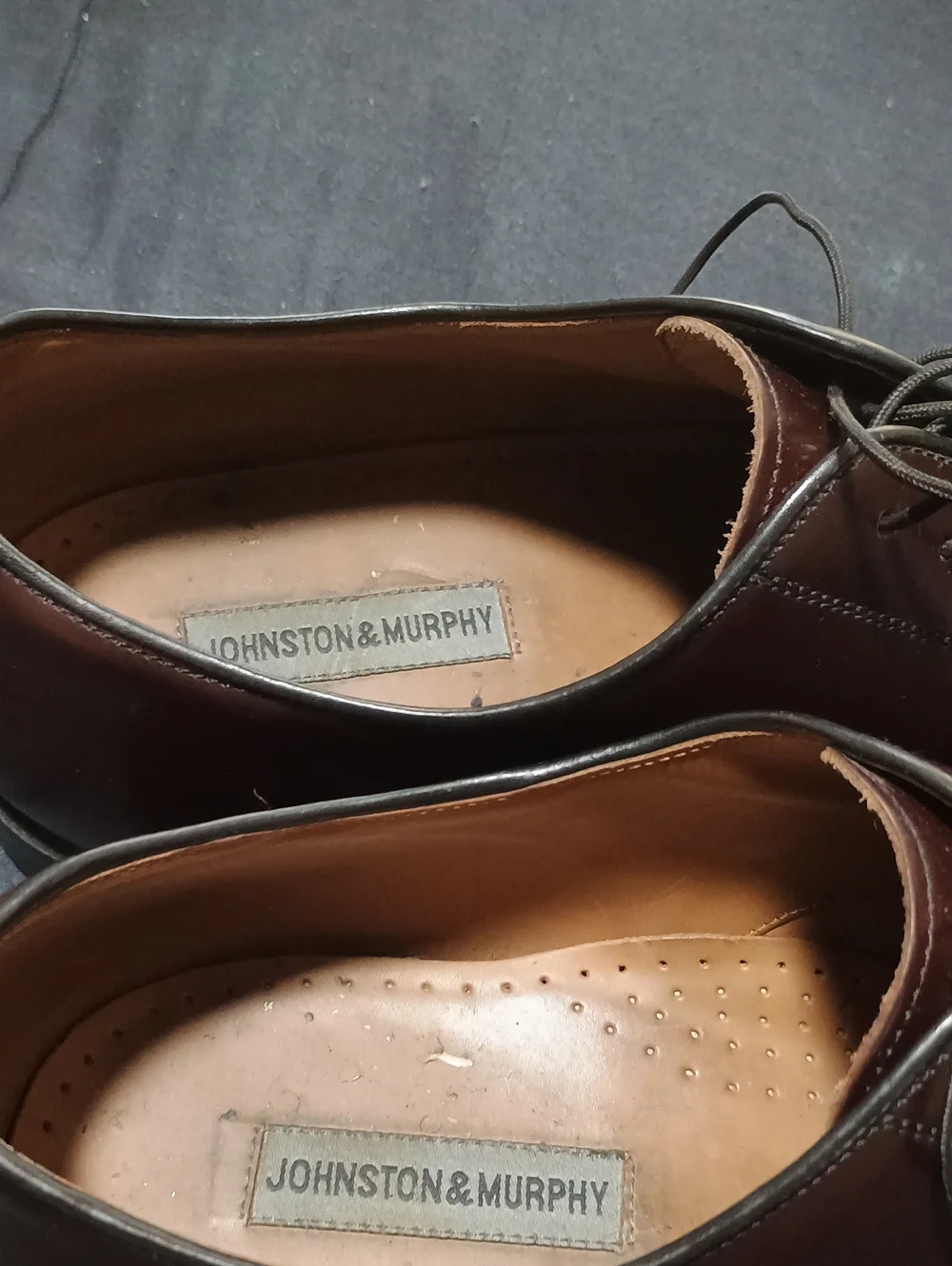 Johnston & Murphy Dark Brown Leather Cap-Toe Oxfords (240)